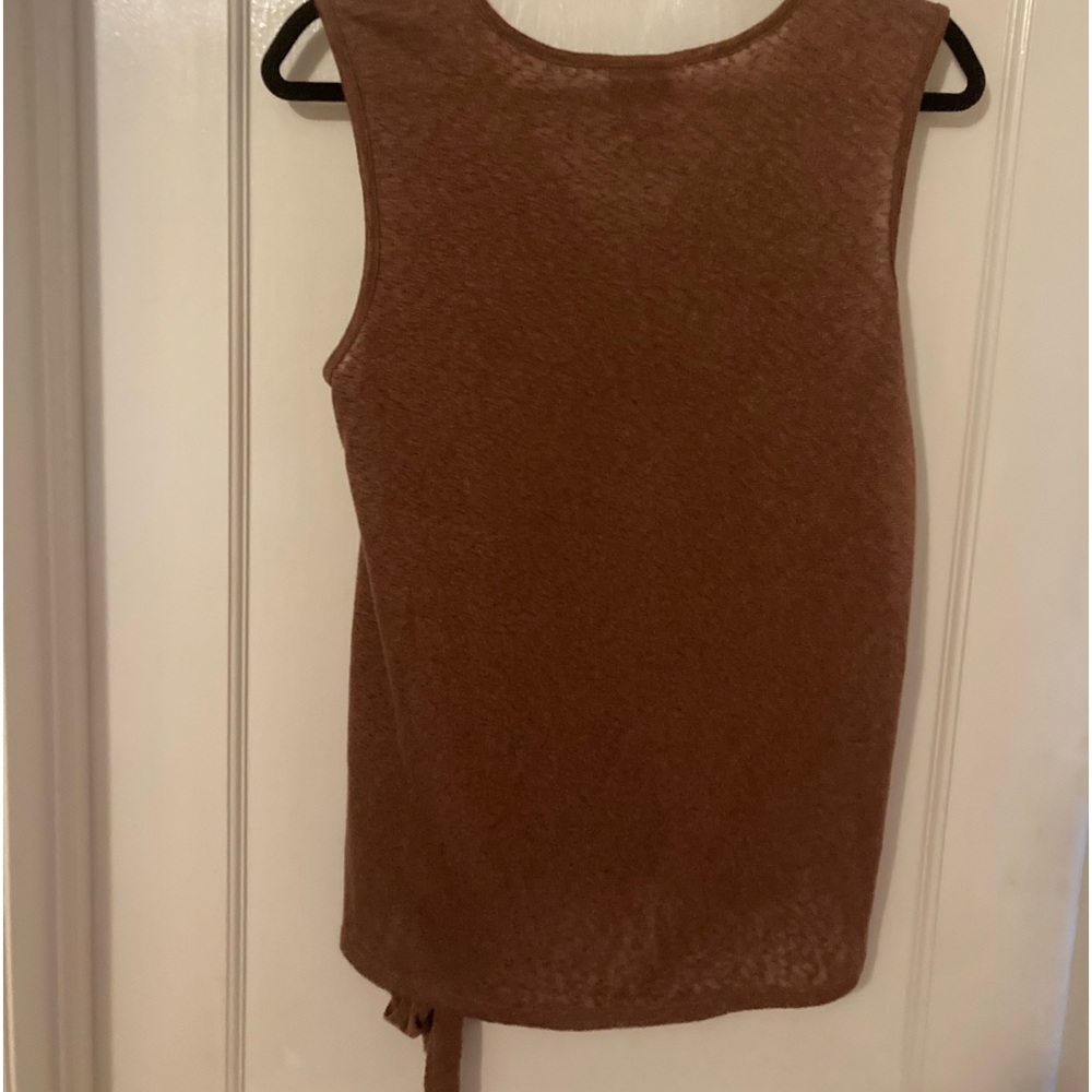 Sleeveless woman’s jersey
